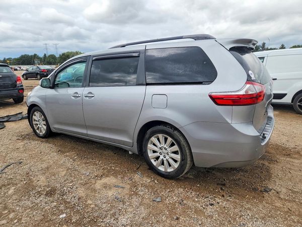 2015 TOYOTA SIENNA