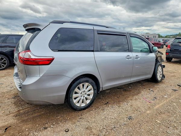 2015 TOYOTA SIENNA