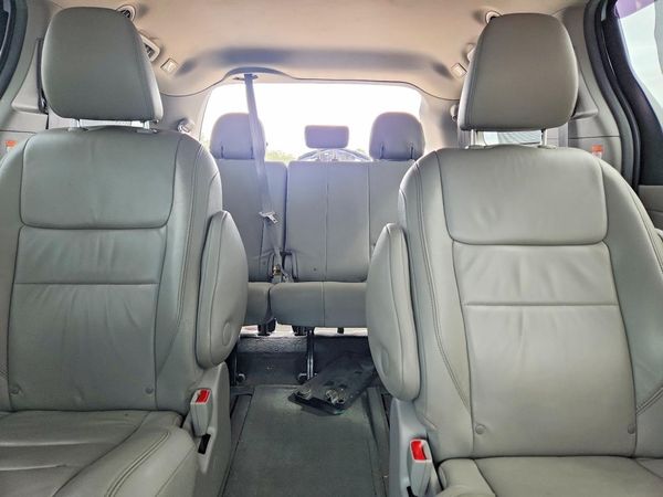 2015 TOYOTA SIENNA