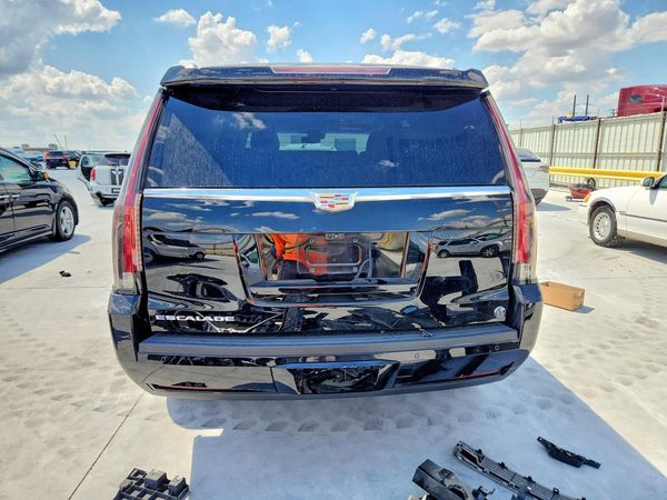 2019 CADILLAC ESCALADE Luxury