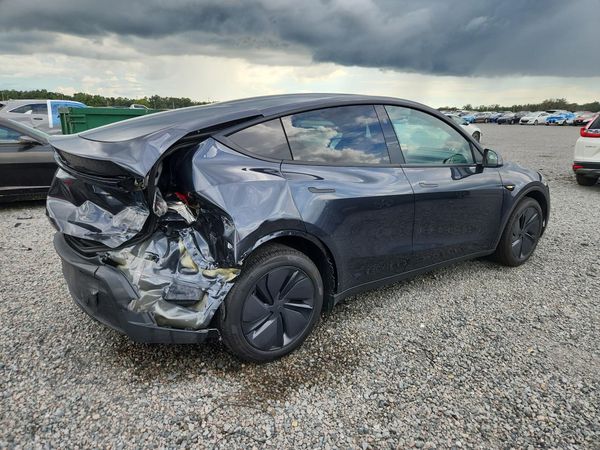 2026 TESLA MODEL Y