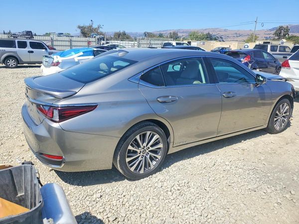 2021 LEXUS ES