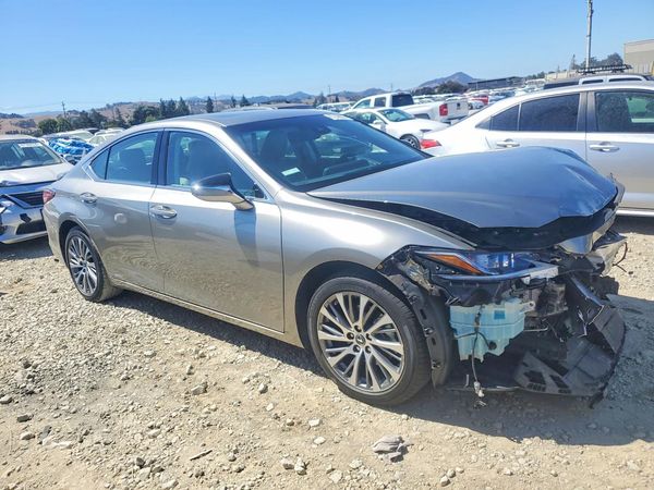 2021 LEXUS ES