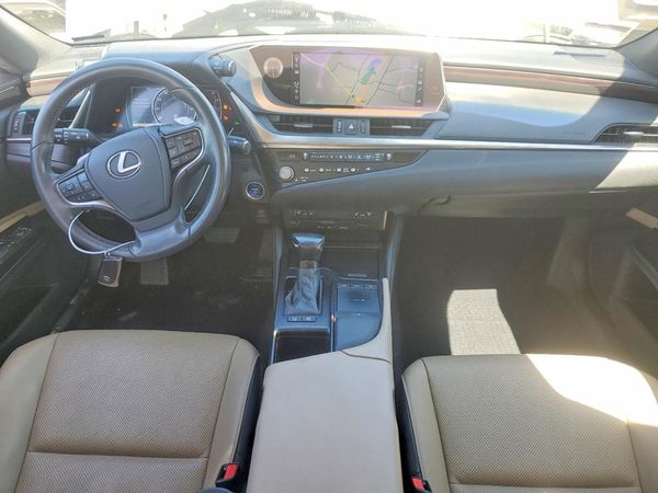 2021 LEXUS ES