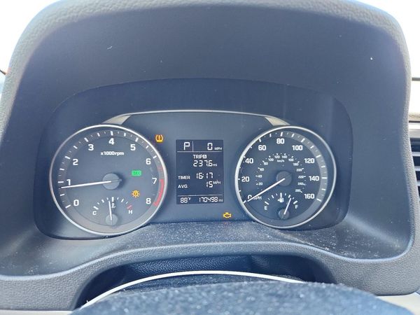 2017 HYUNDAI ELANTRA