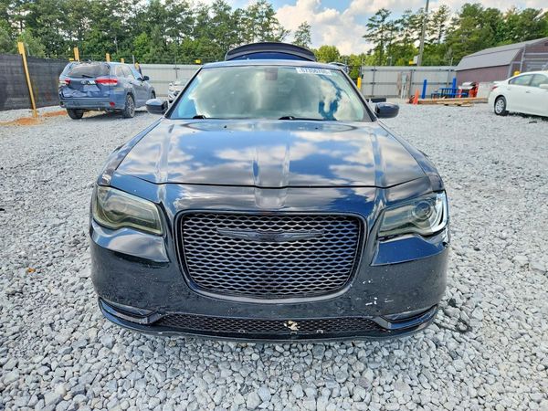 2016 CHRYSLER 300 300C