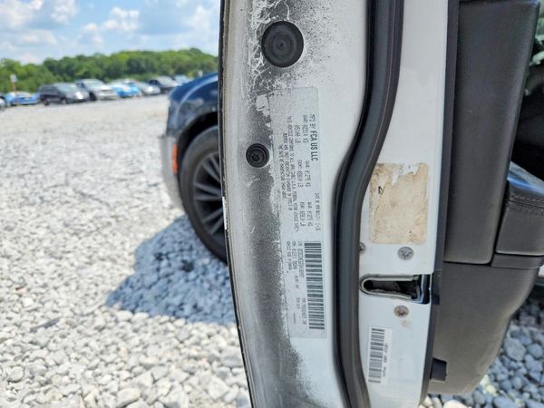2016 CHRYSLER 300 300C