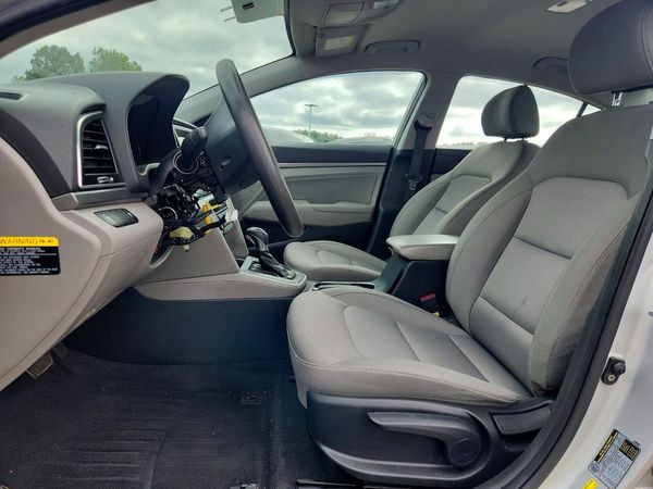 2017 HYUNDAI ELANTRA — DENT