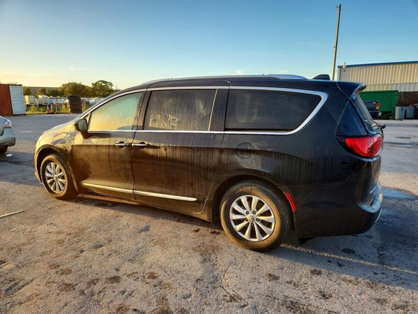 2019 CHRYSLER PACIFICA