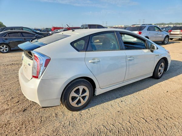 2015 TOYOTA PRIUS