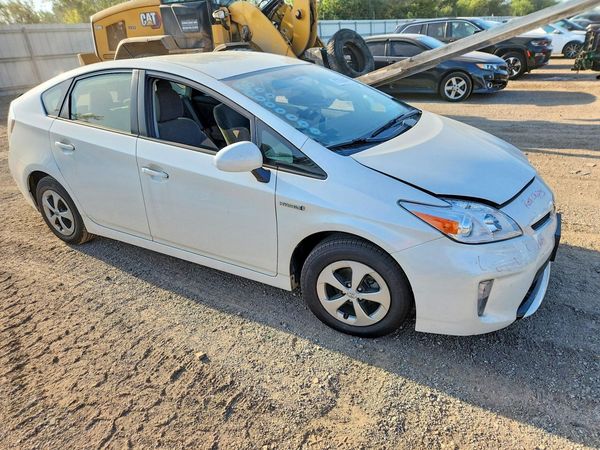 2015 TOYOTA PRIUS