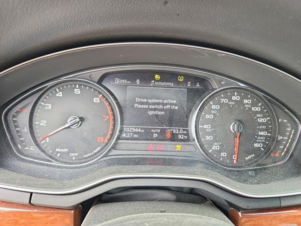 2022 AUDI A4 quattro Premium