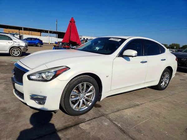 2015 INFINITI Q70