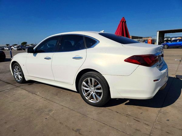2015 INFINITI Q70