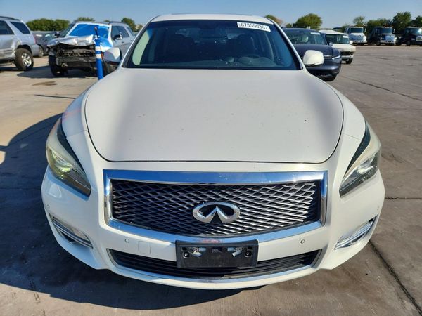 2015 INFINITI Q70