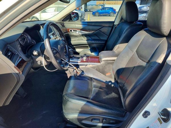 2015 INFINITI Q70
