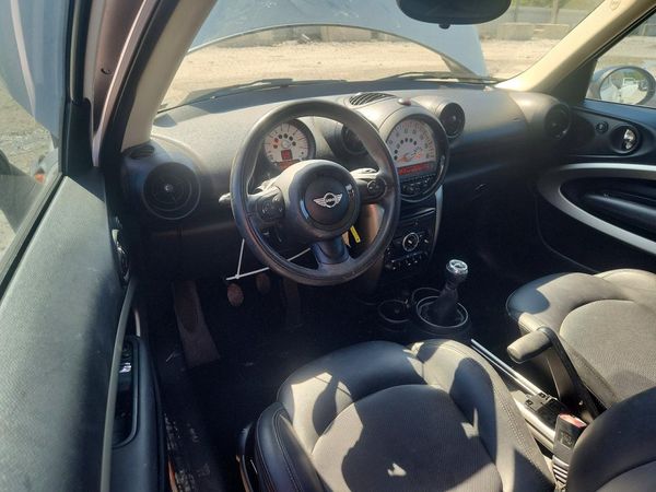 2014 MINI COOPER