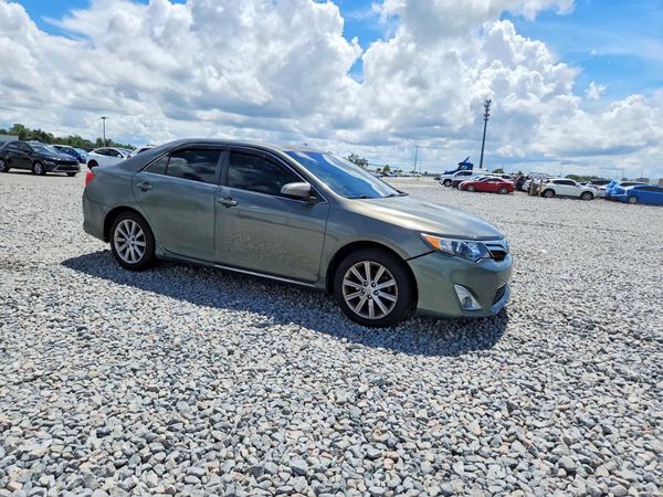 2014 TOYOTA CAMRY