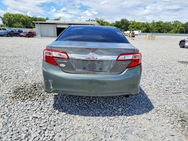 2014 TOYOTA CAMRY