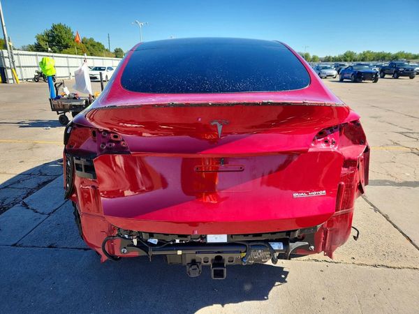 2025 TESLA MODEL Y