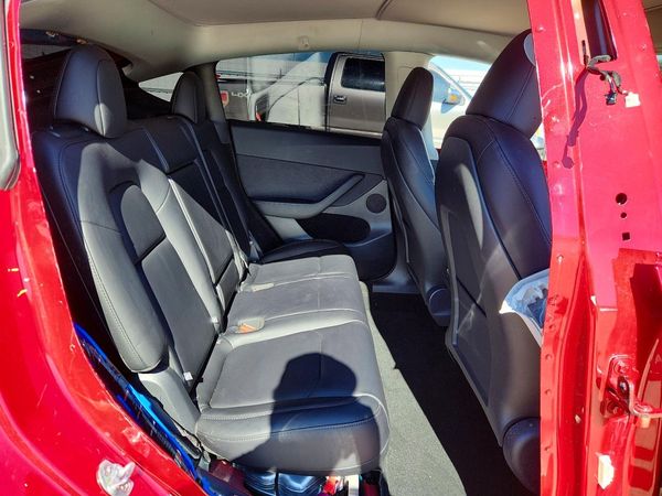 2025 TESLA MODEL Y