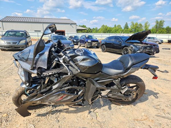 2026 KAWASAKI EX650