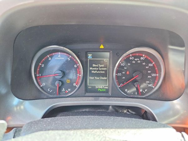 2017 TOYOTA RAV4 SE