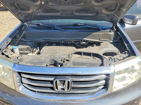 2012 HONDA PILOT EX-L with RES — Engine bay