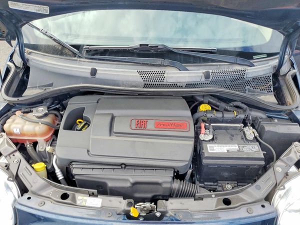 2015 FIAT ALL MODELS Pop — Engine bay