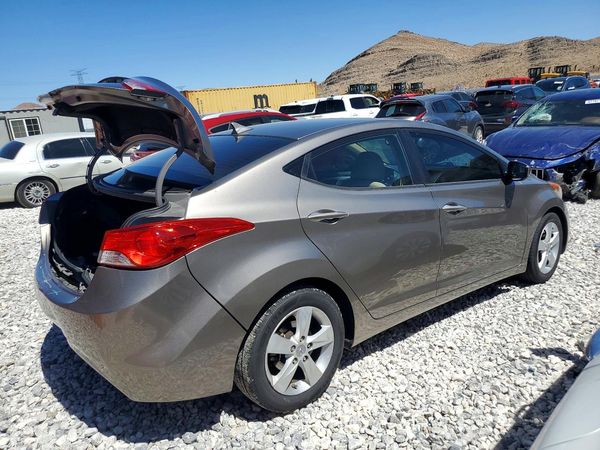 2013 HYUNDAI ELANTRA