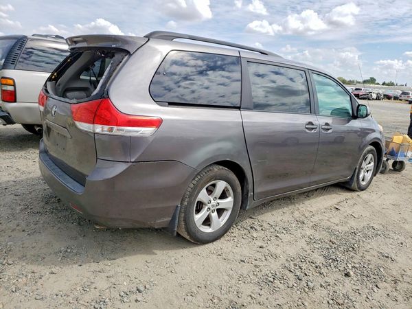 2012 TOYOTA SIENNA — PSRA