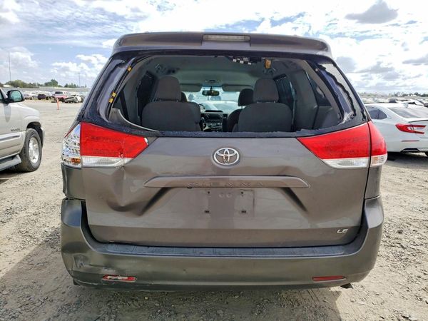 2012 TOYOTA SIENNA — DIRR