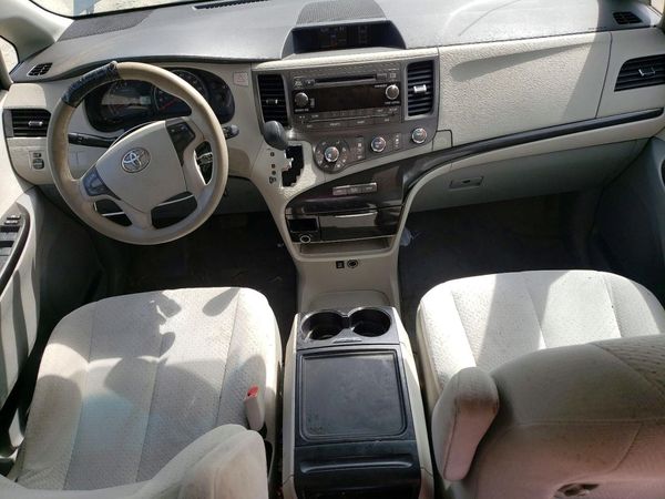 2012 TOYOTA SIENNA — CKPT