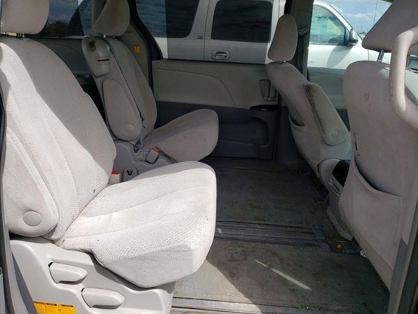 2012 TOYOTA SIENNA — PSRS