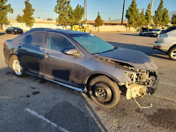 2014 TOYOTA CAMRY