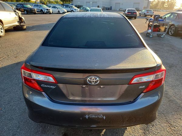 2014 TOYOTA CAMRY