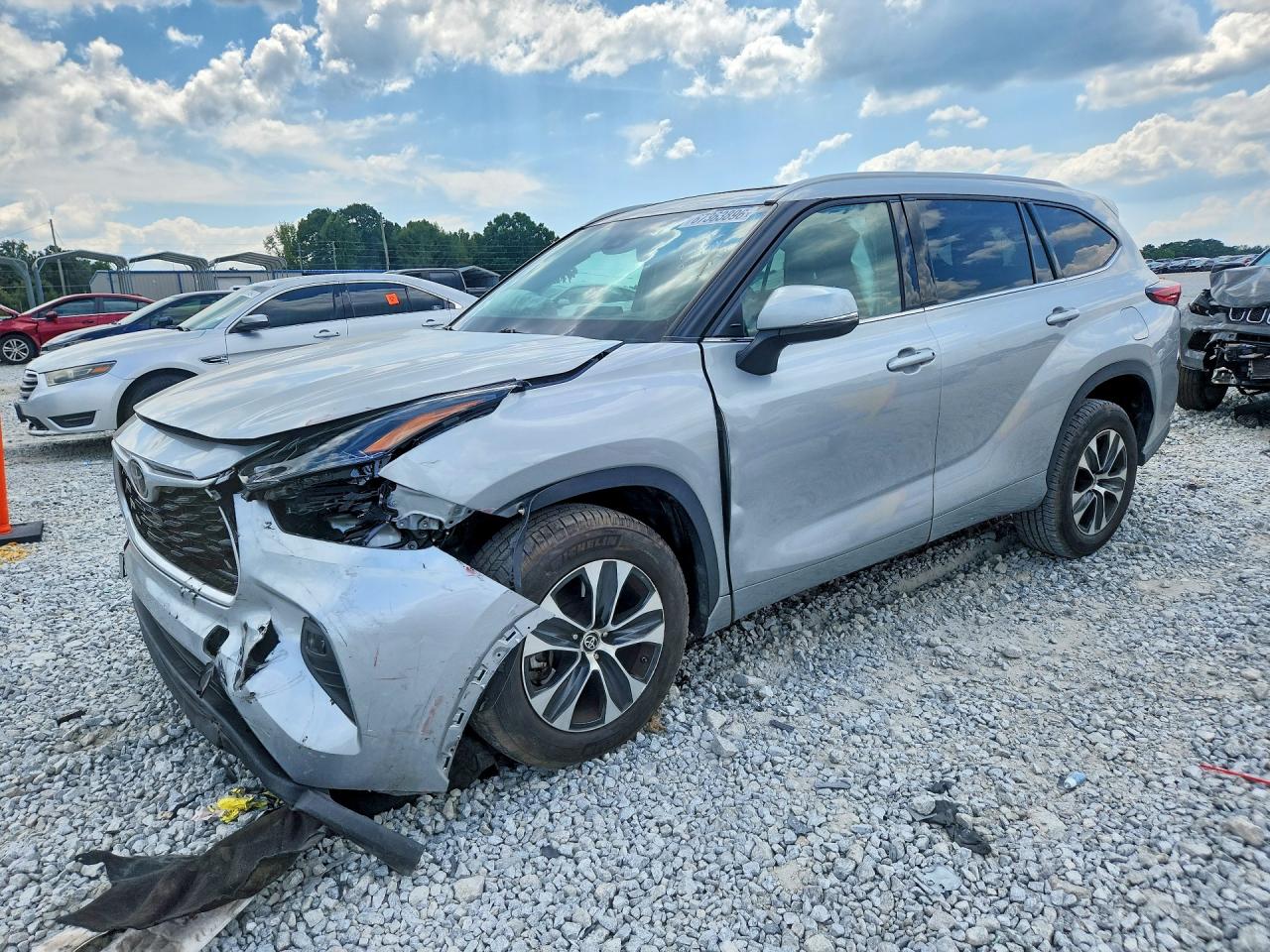 2022 TOYOTA HIGHLANDER