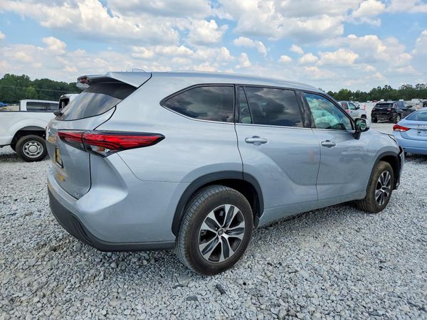 2022 TOYOTA HIGHLANDER