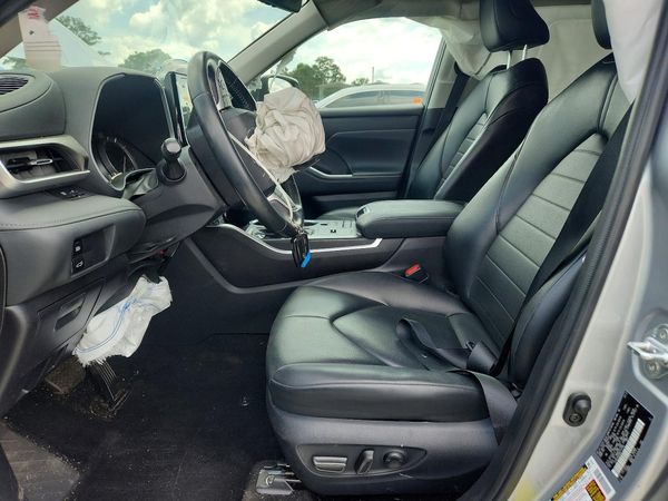 2022 TOYOTA HIGHLANDER