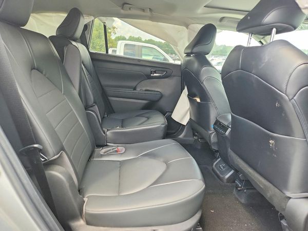 2022 TOYOTA HIGHLANDER