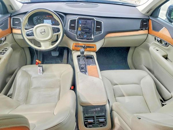 2021 VOLVO XC90