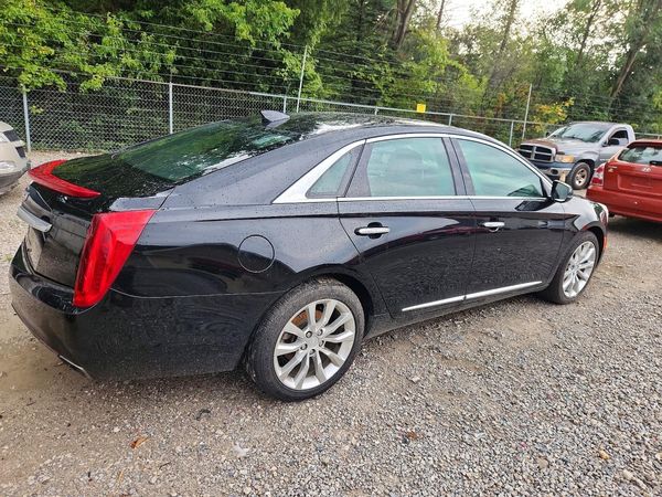 2017 CADILLAC XTS Luxury