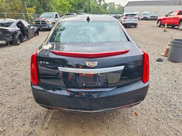 2017 CADILLAC XTS Luxury