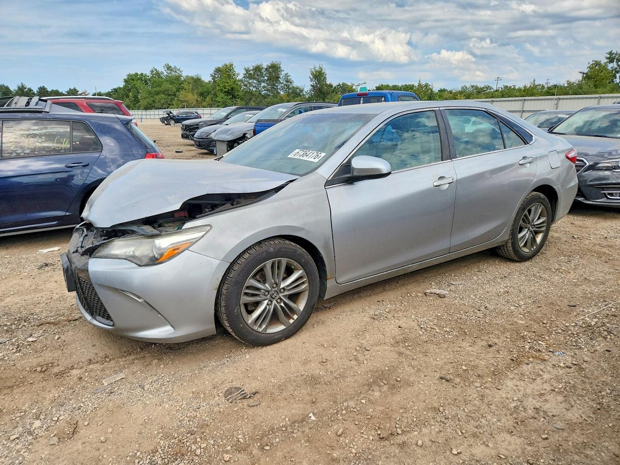 2016 TOYOTA CAMRY — Front 3/4
