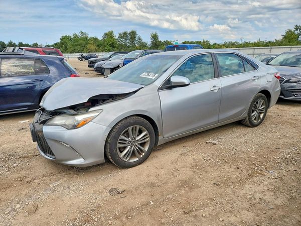 2016 TOYOTA CAMRY — Front 3/4