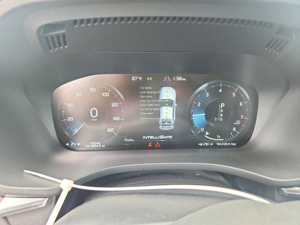 2021 VOLVO XC60