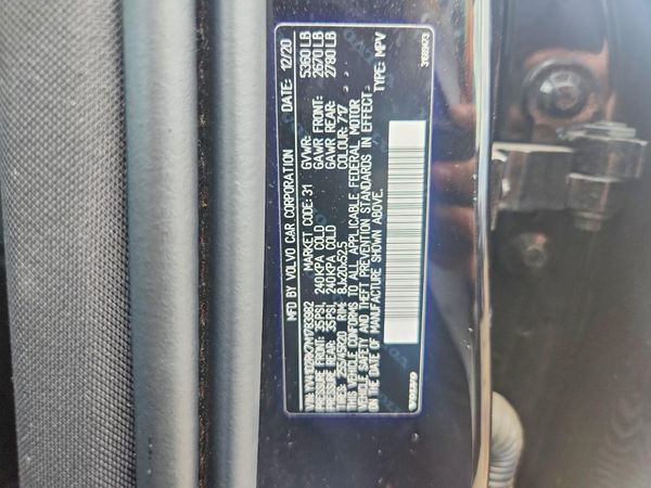 2021 VOLVO XC60