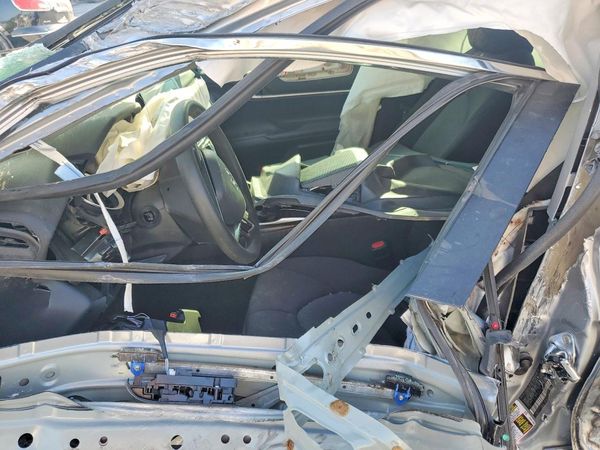2023 TOYOTA CAMRY LE — DENT
