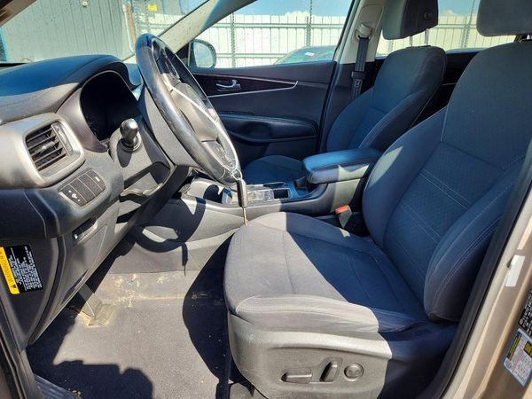 2017 KIA SORENTO L, LX