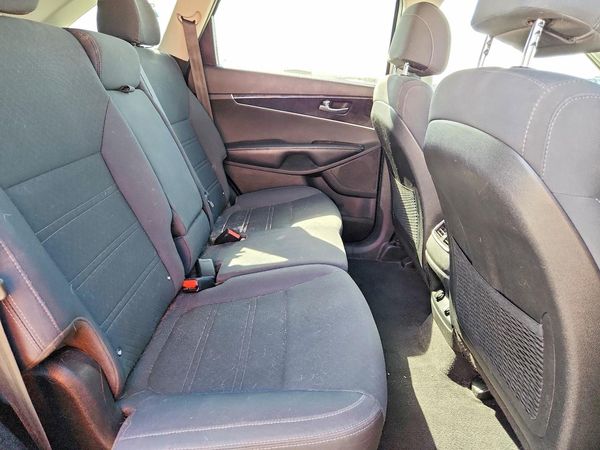 2017 KIA SORENTO L, LX